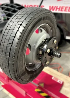 MCT Ultra HD Wheel Balancing System - Image 6